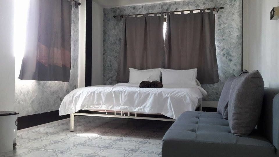 Ostello Purple Monkey Backpackers Chiang Mai Esterno foto